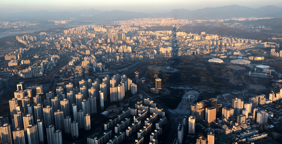 서울스카이 전망대에서 낮에 내려다본 서울 시내