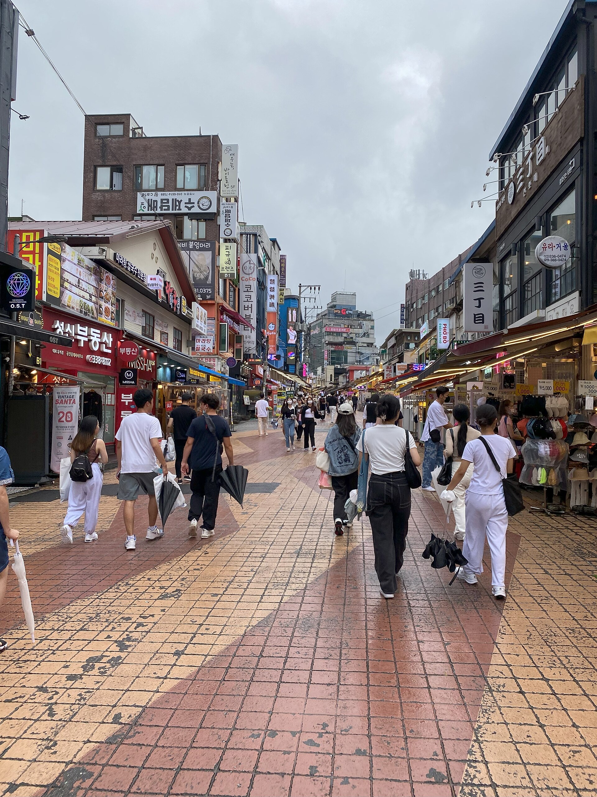 홍대 쇼핑거리 클로즈업